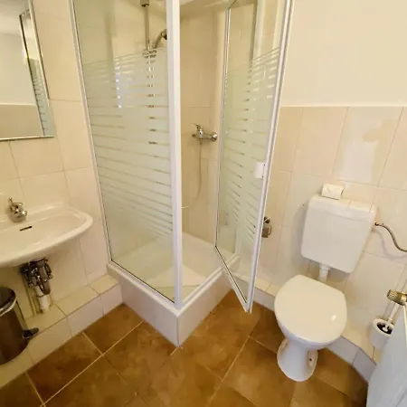 Strandmuschel, Ca 100m Z. Alten Strom Apartment Rostock